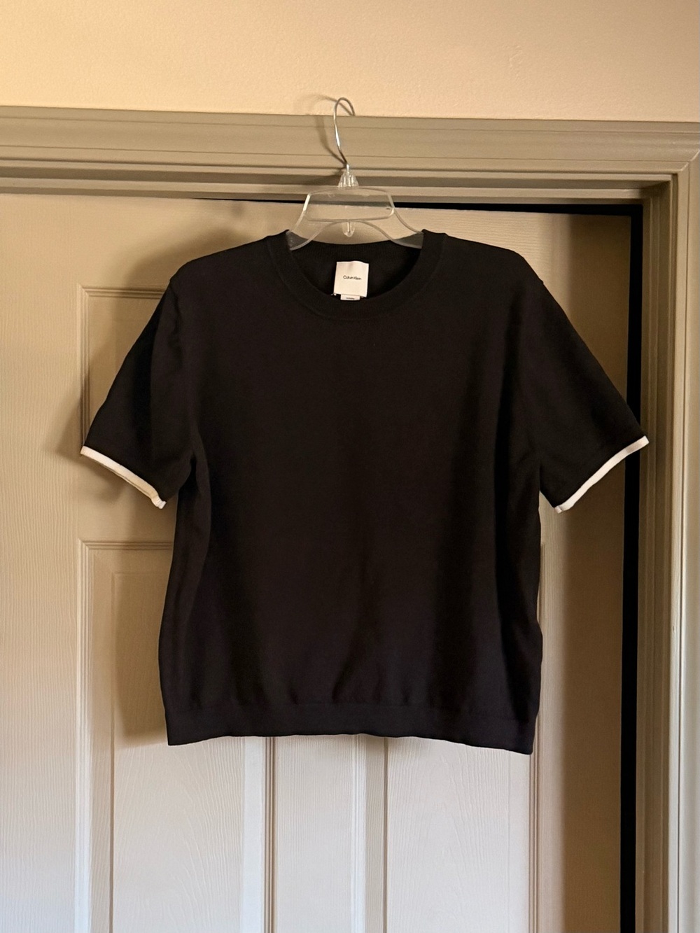 Calvin Klein Women’s Size XL Black with White Accents Short Sleeve Sweater Top